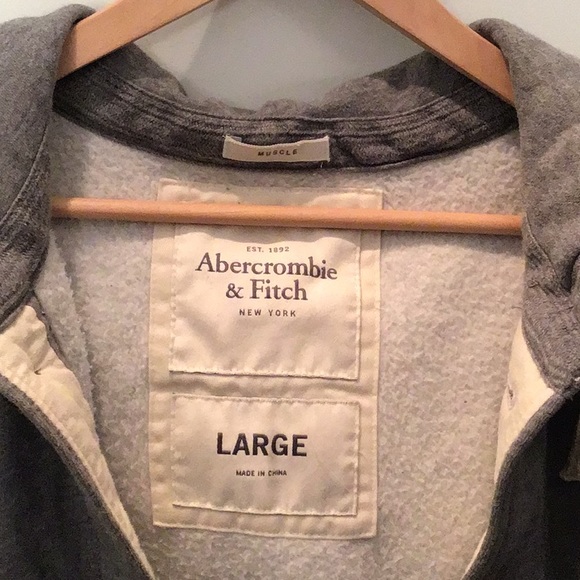 Abercrombie & Fitch large muscle fit cardigan hoodie. Grey color. - Picture 4 of 5